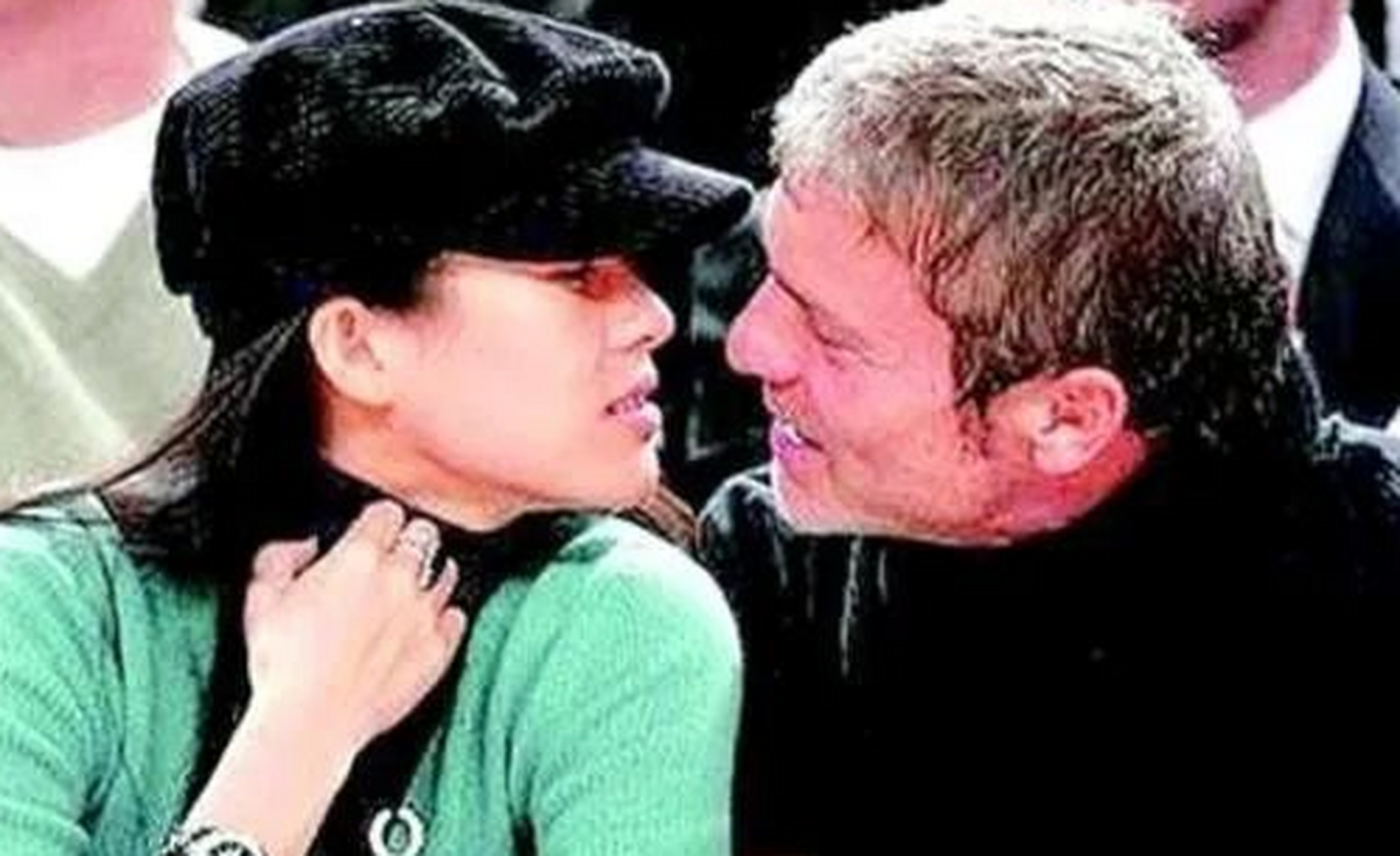 陪伴4年,章子怡的外国前男友 1996年,章子怡顺利考上中央戏剧学院