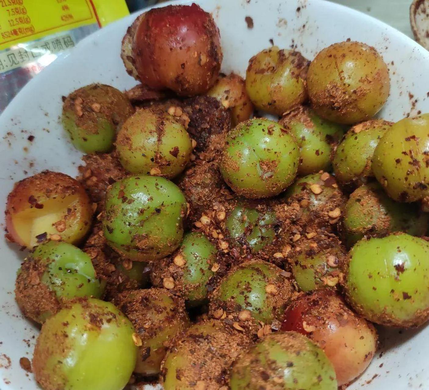 领动计划# 李子拌辣椒面,这样子好吃吗?