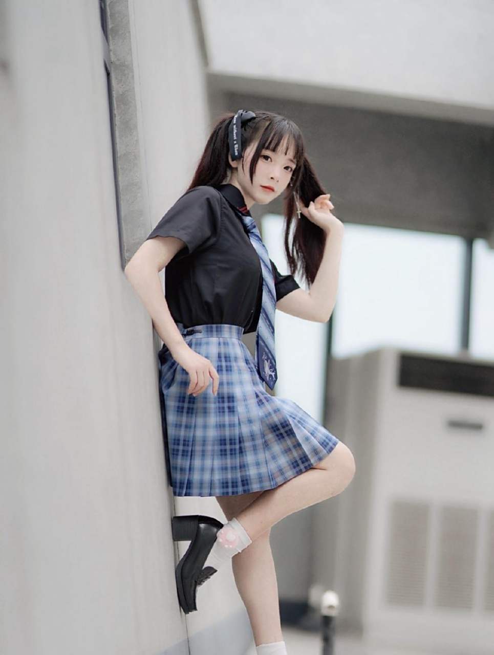 可爱的双马尾少女jk制服写真