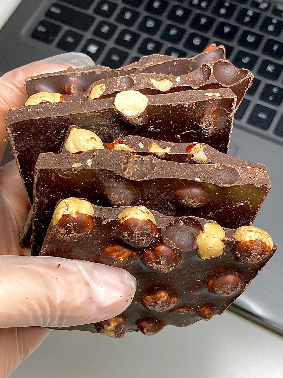 在拼xx随手买的大块巧克力太好吃啦!还是纯可可脂无蔗糖的!