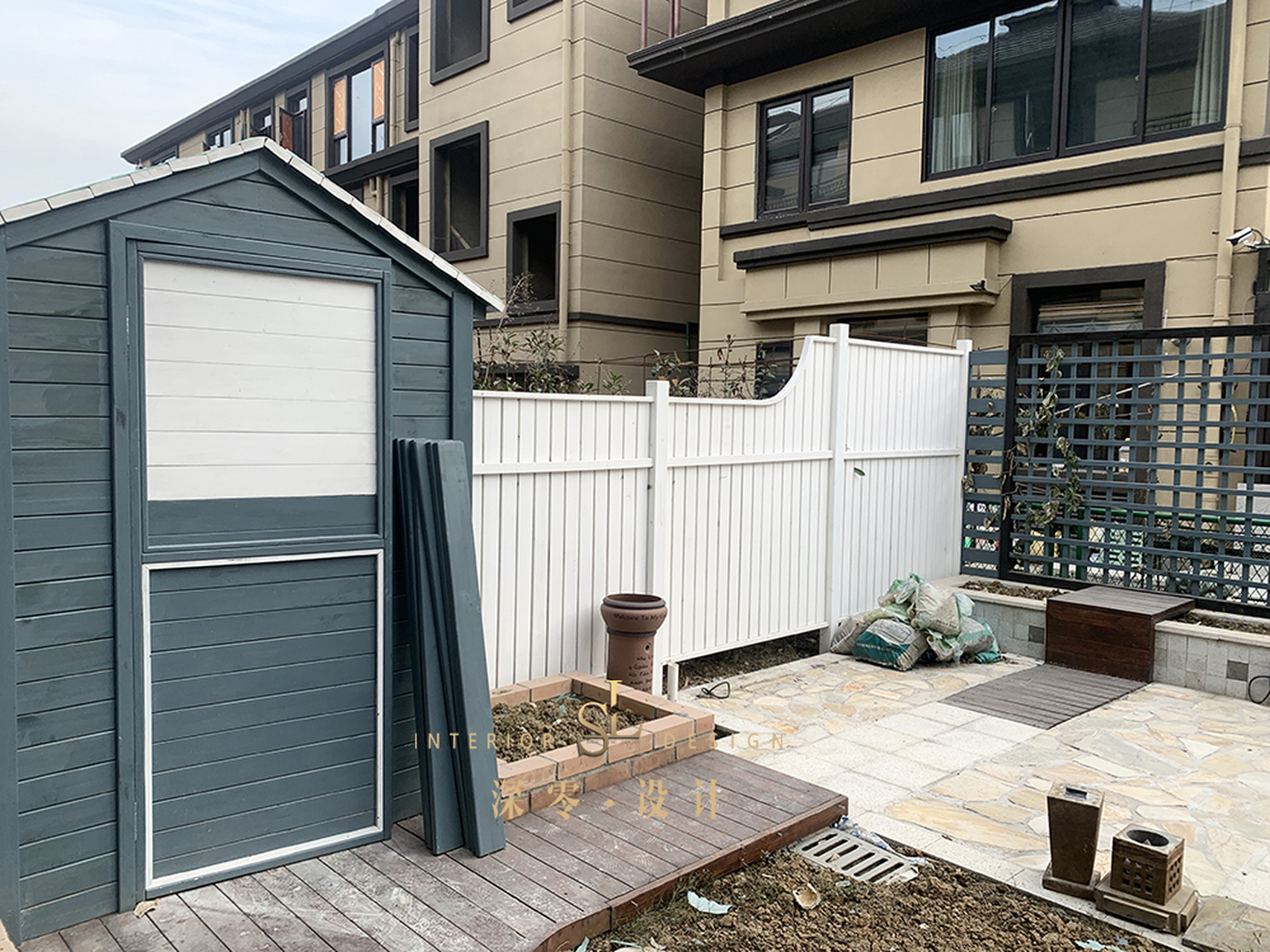 这是合肥-世茂翡翠首府小区的项目,是一个4层的别墅,面积有300镀浇