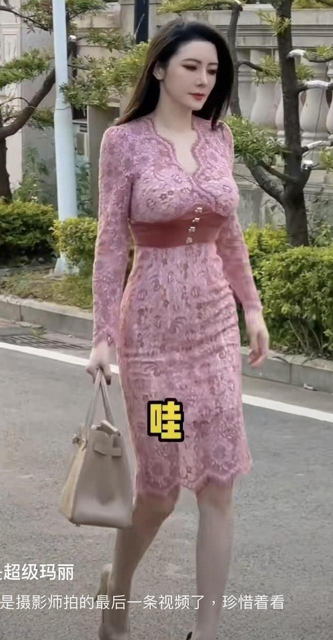 婚后雷宇扬淡出幕前,反观老婆热衷抖音,每星期都会有直播