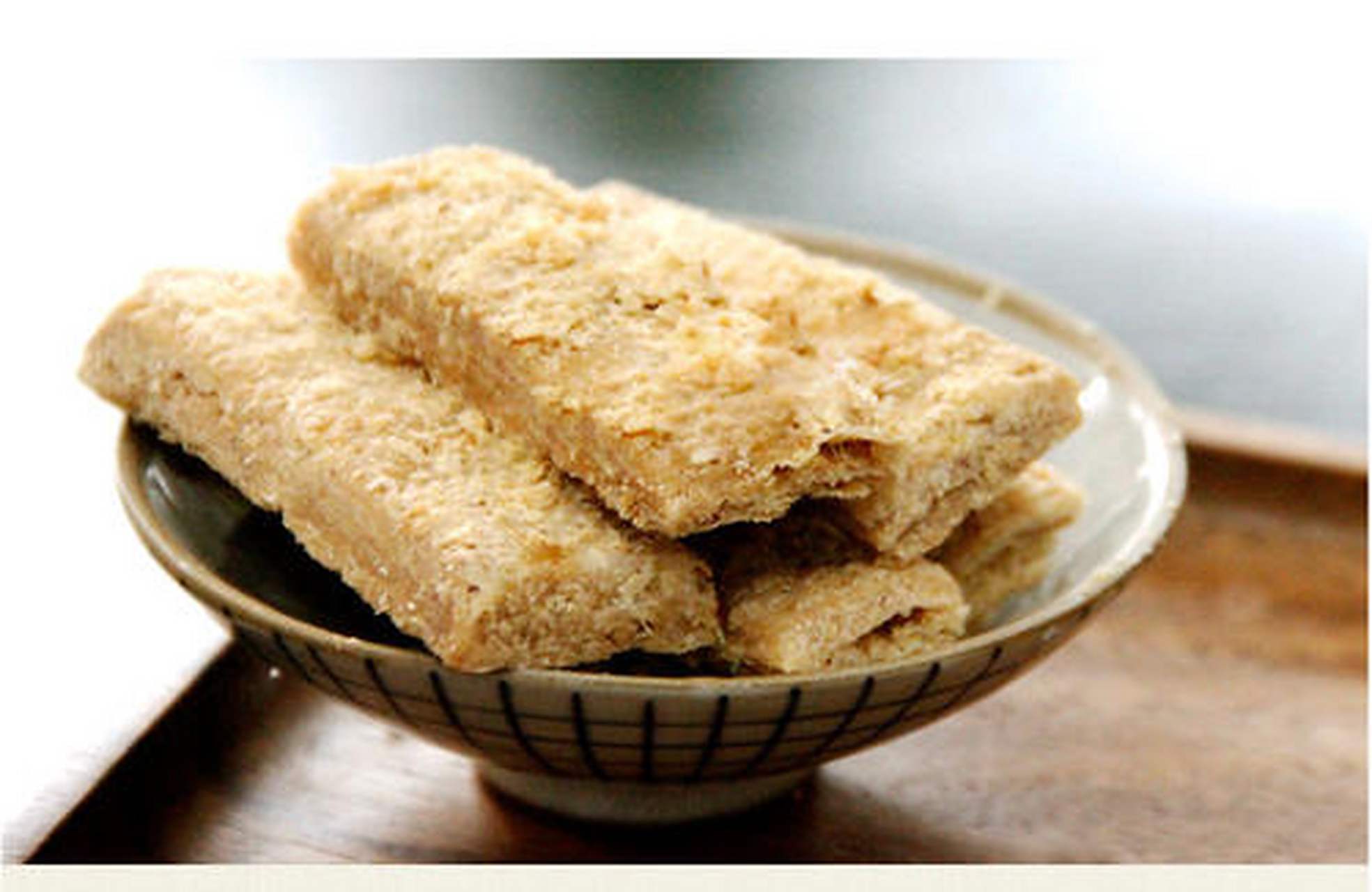 花生糕是古代宫廷膳食,源于宋朝,后经元,明,清三个朝代600余年,历史