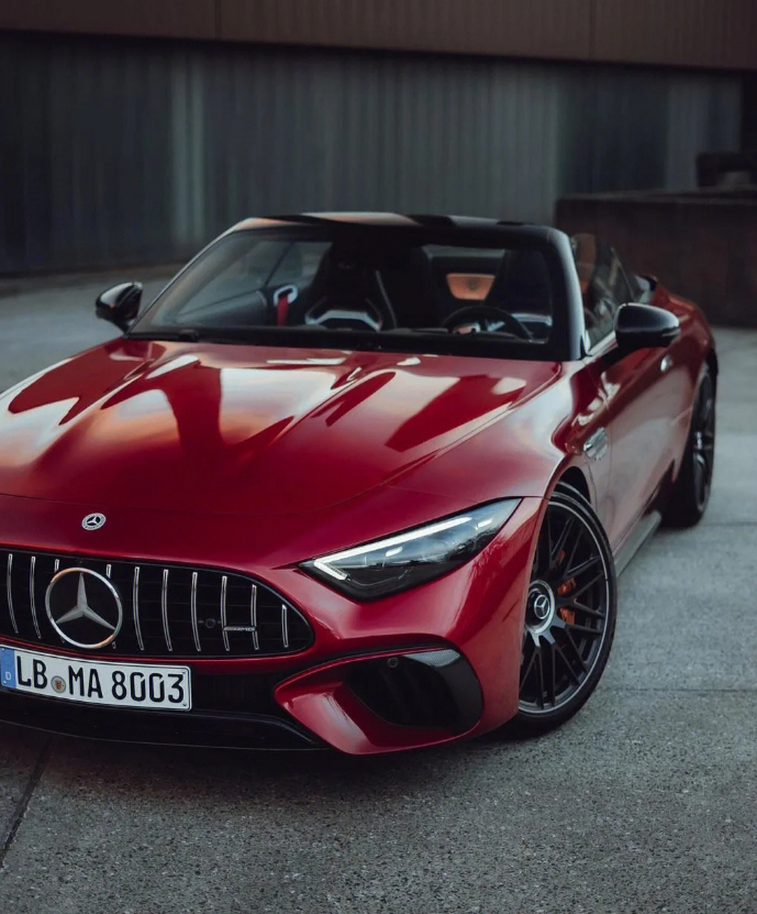 朋友们,来看看这传说中500w以内最好的跑车——奔驰sl!