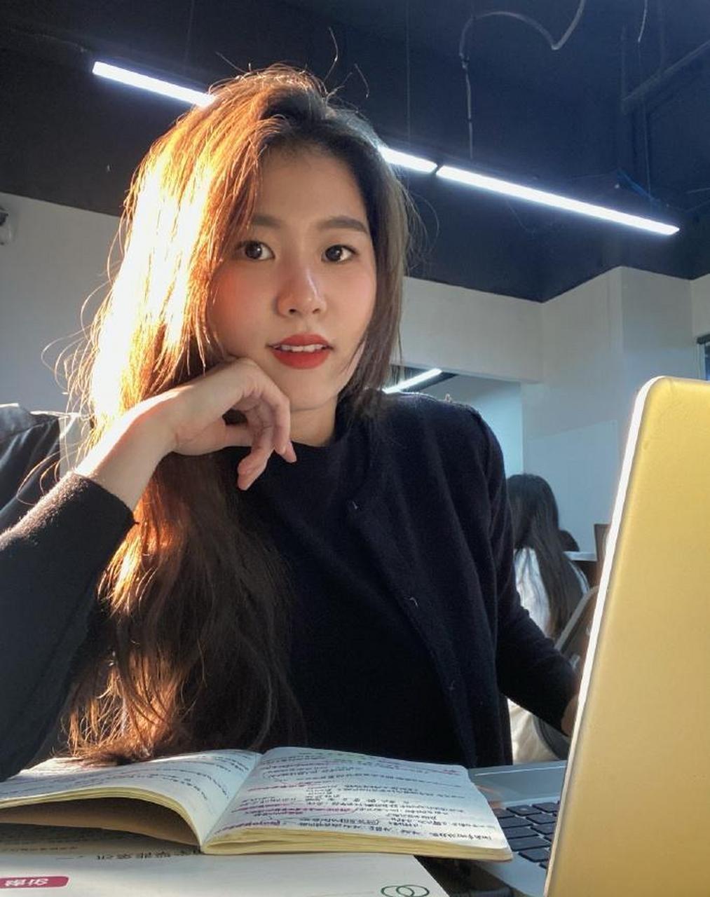 美女小姐姐杜金雨迷人美照欣赏,真好看啊