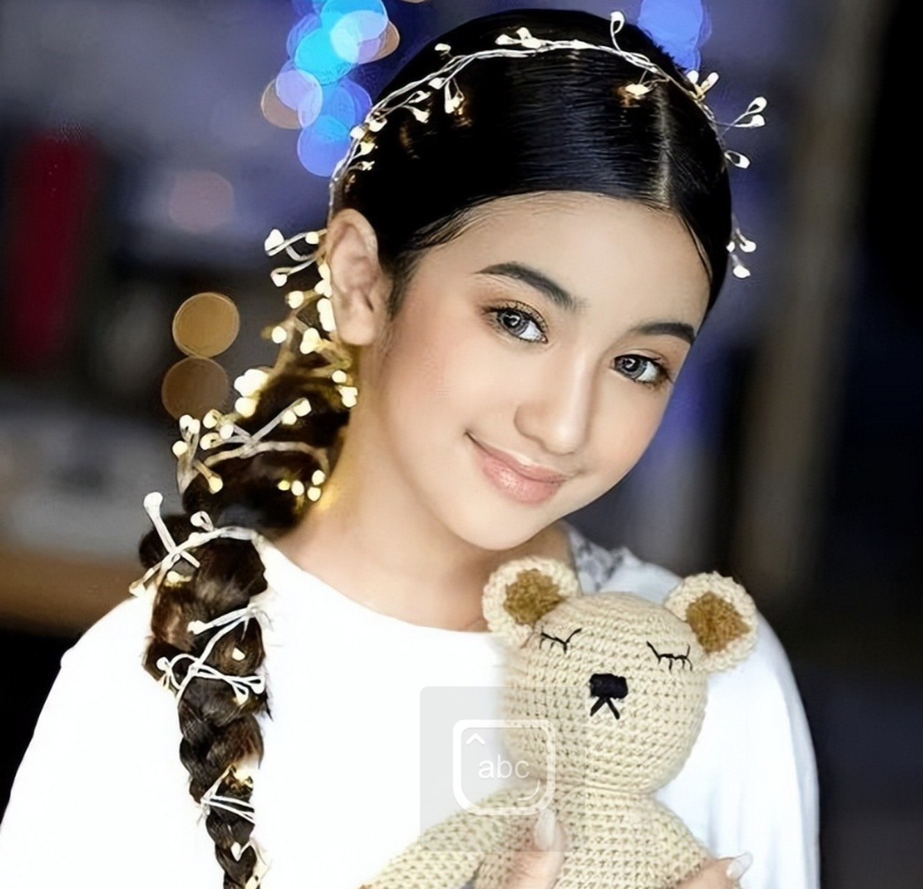 "2010年,柬埔寨公主德丝在湘潭大学留学时,爱上了中国小伙曾亮平,父亲