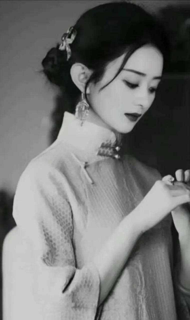 赵丽颖这个没见过的民国造型,真是美的让人心惊胆战啊,怎么看都是那个