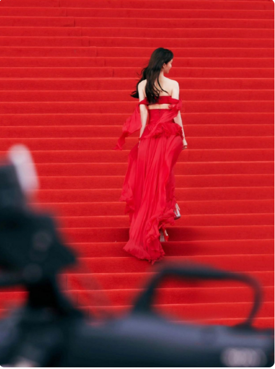 看"背影"猜女明星,只有一张是金晨,看你能猜出来吗?