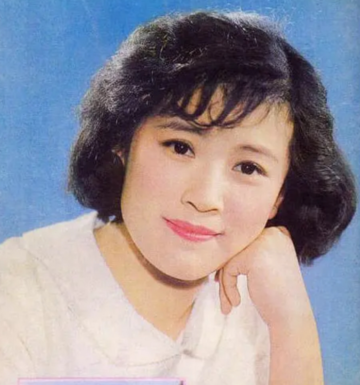 年轻时的宋春丽真的美,明眸皓齿,令人过目难忘.