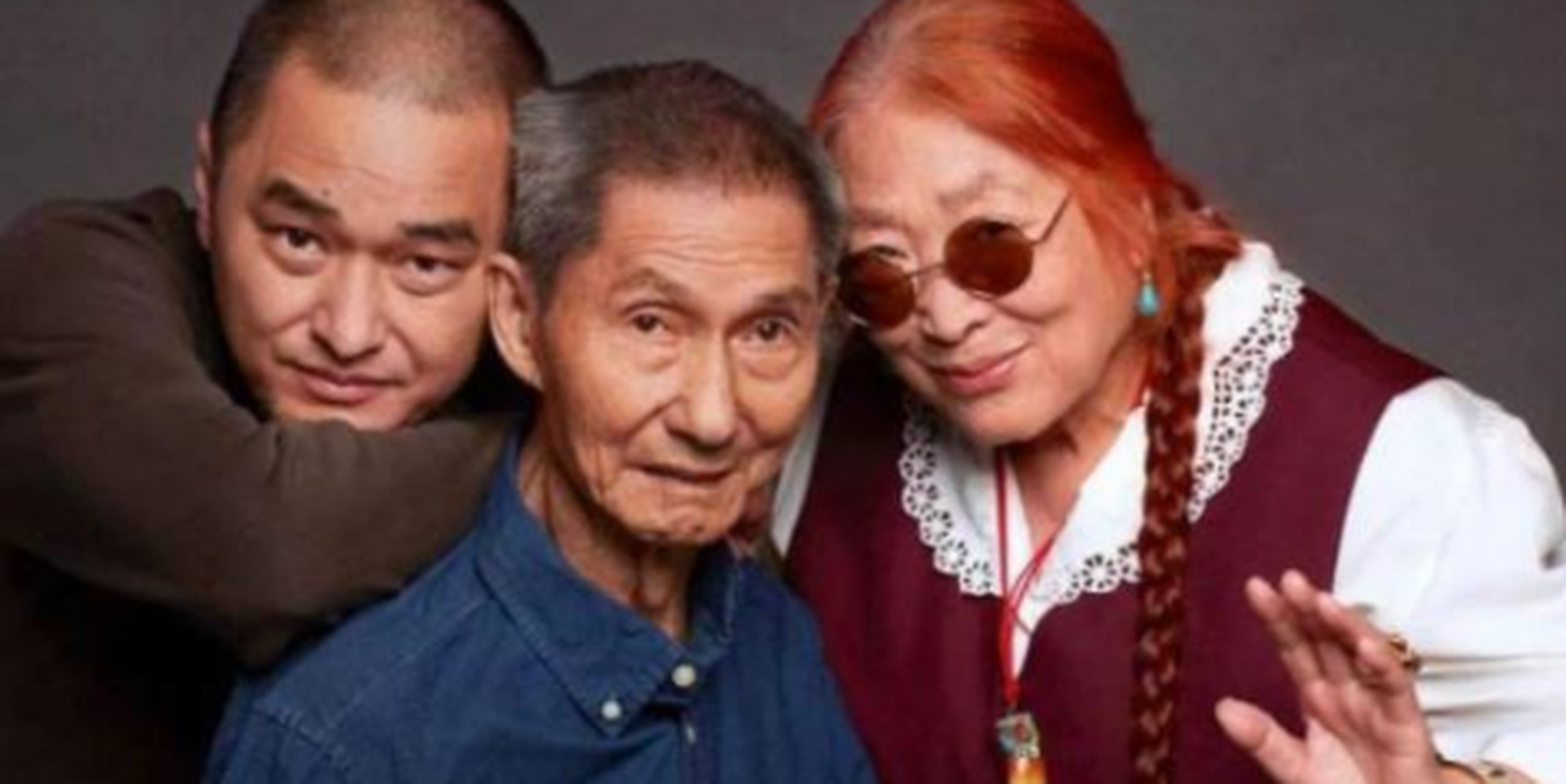 冯唐的母亲是一个年过80抽烟喝酒烫头的妈妈,也是她成就了冯唐:20几岁