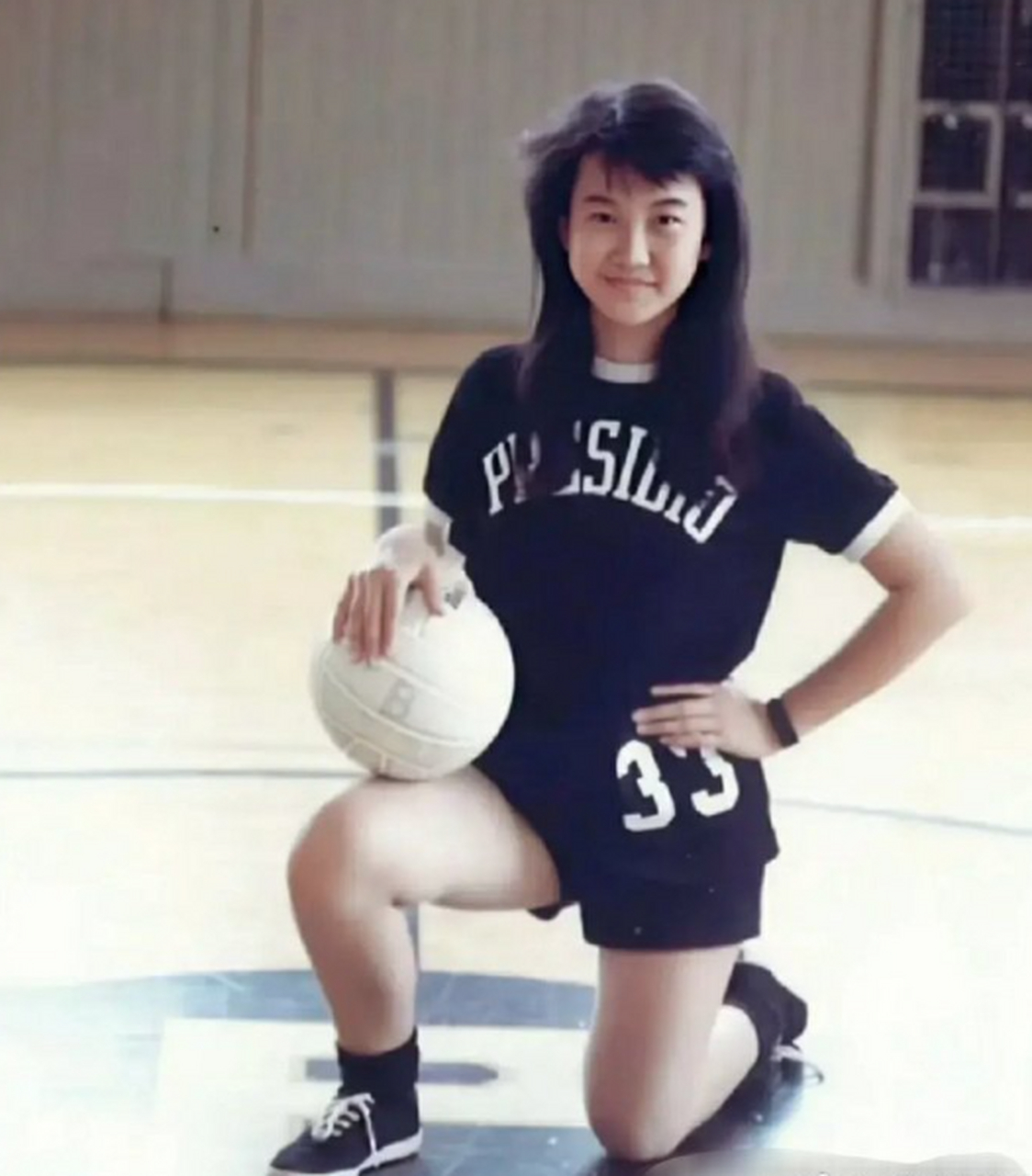 1991年16岁的李玟.