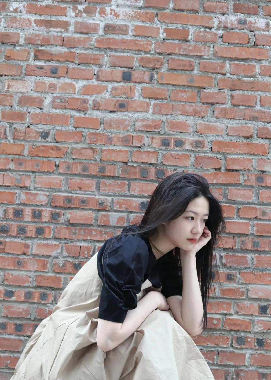 向涵之演员是一位备受认可的年轻演员,他的天赋和努力让他成为了一位