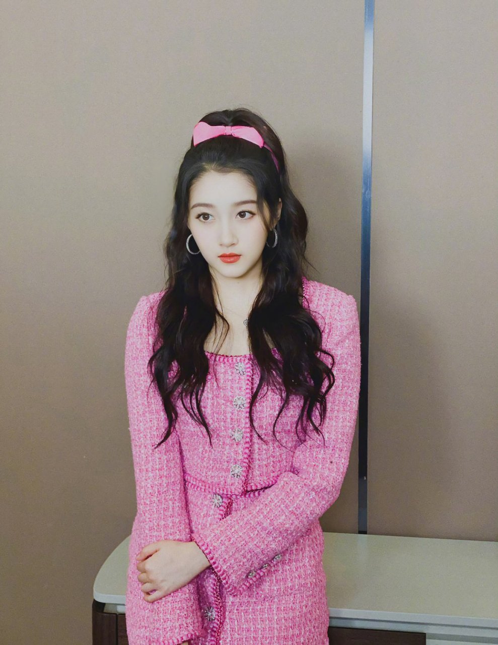 近日份营业的关晓彤也太好看了吧?