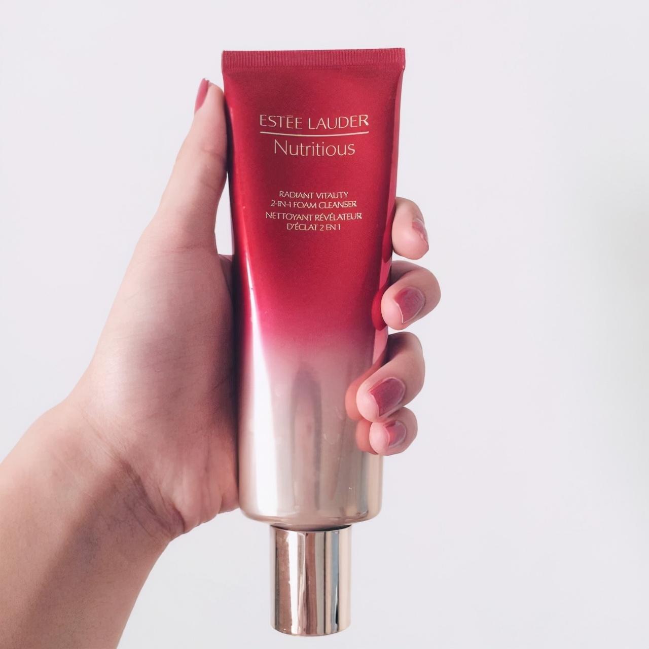 【1】大宝水凝保湿洁面乳 参考价格:20rmb  大宝的银耳洗面奶,也是