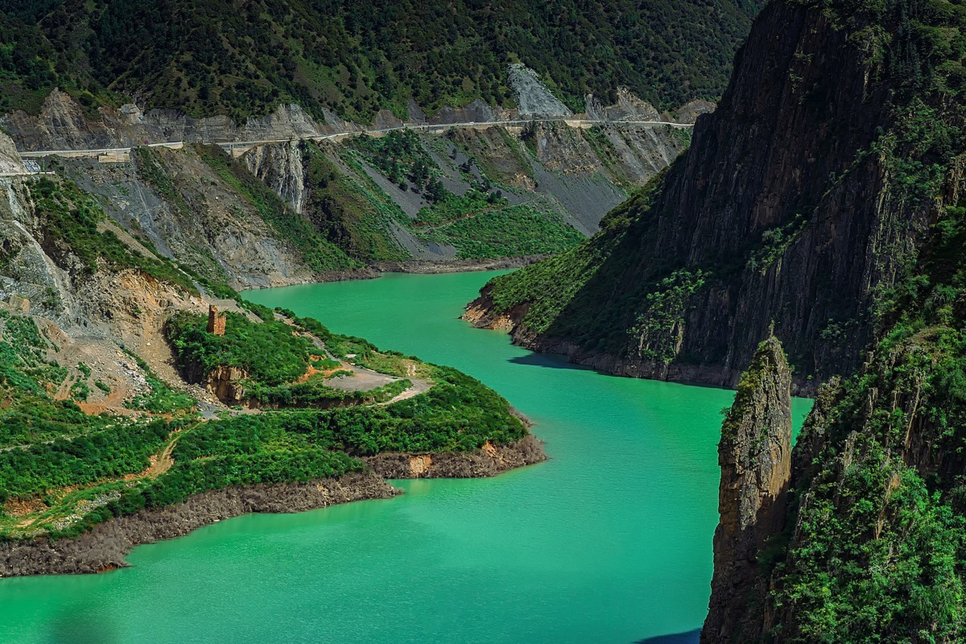 雅砻江大峡谷景区图片