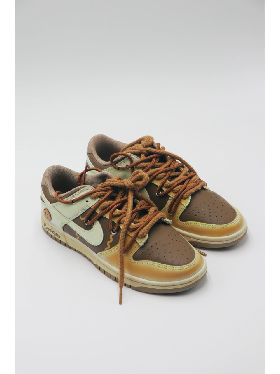 dunk 曲奇饼干 99鞋款名称:nike dunk low 蒸汽木偶 解构鞋带 复古