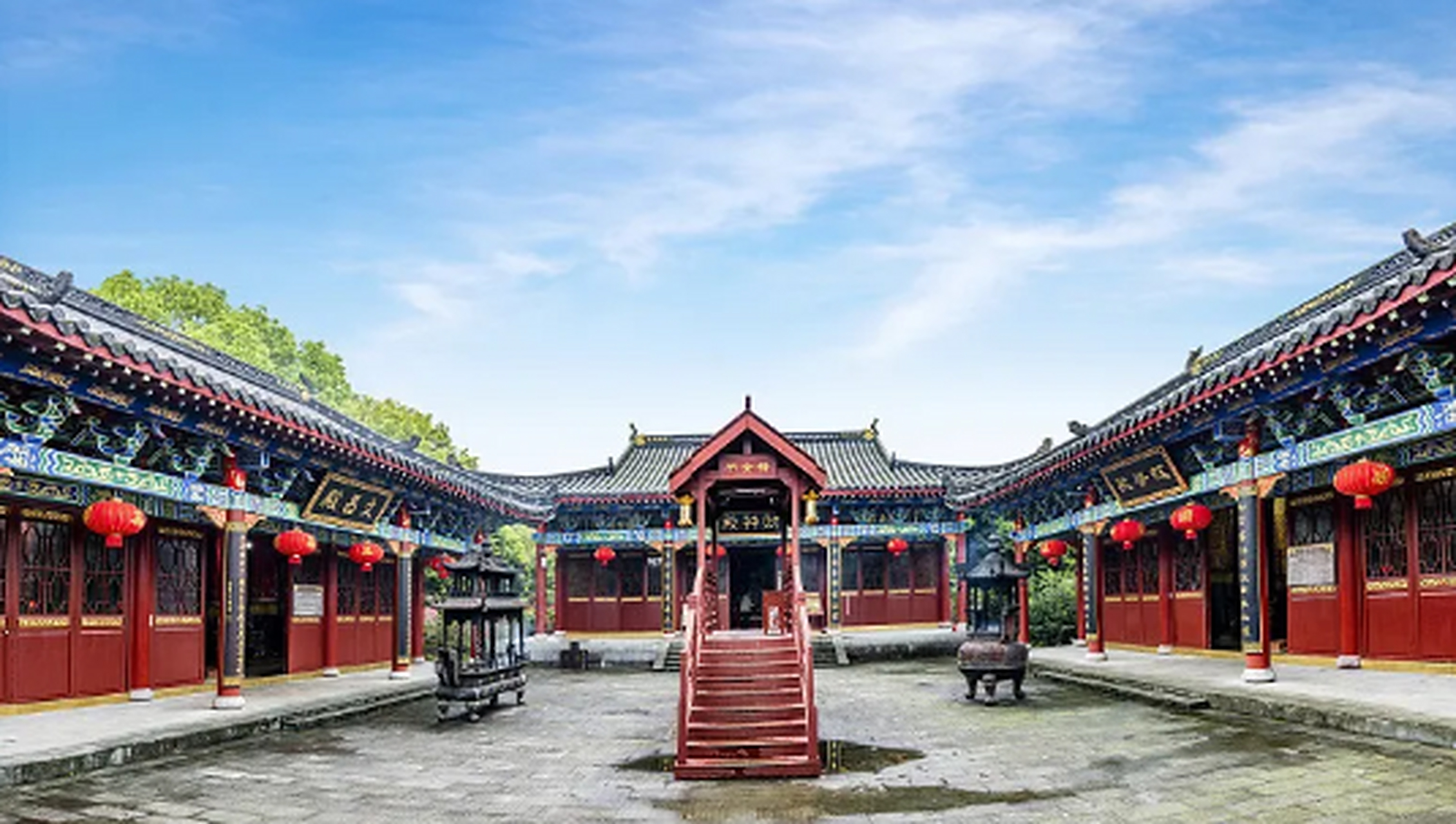 龙虎春日纪# 龙虎山景区——天师府,天师府座落在上清古镇的中部栽 