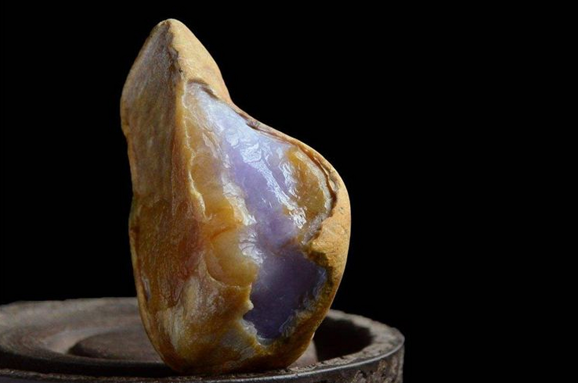 翡翠原石玉石# #点击头像看直播#翡翠原石是天然的宝石,但凡是天然