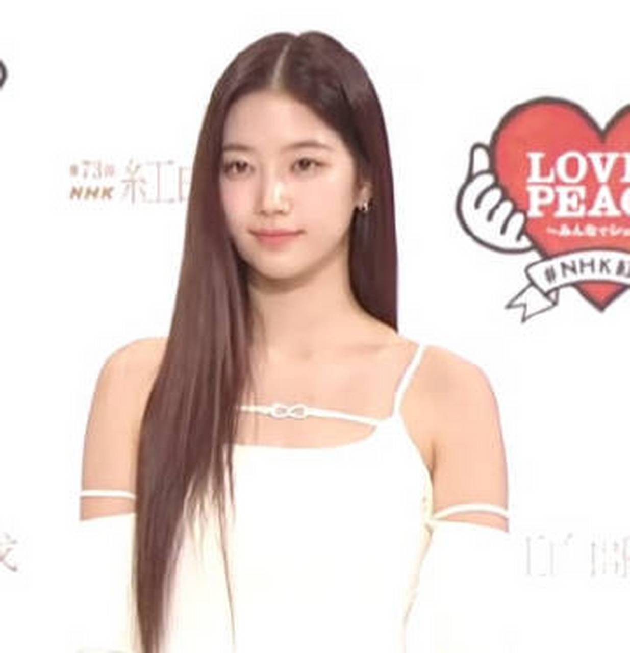 中村一叶红白歌会记者发布会生图,简直是不要太美呀