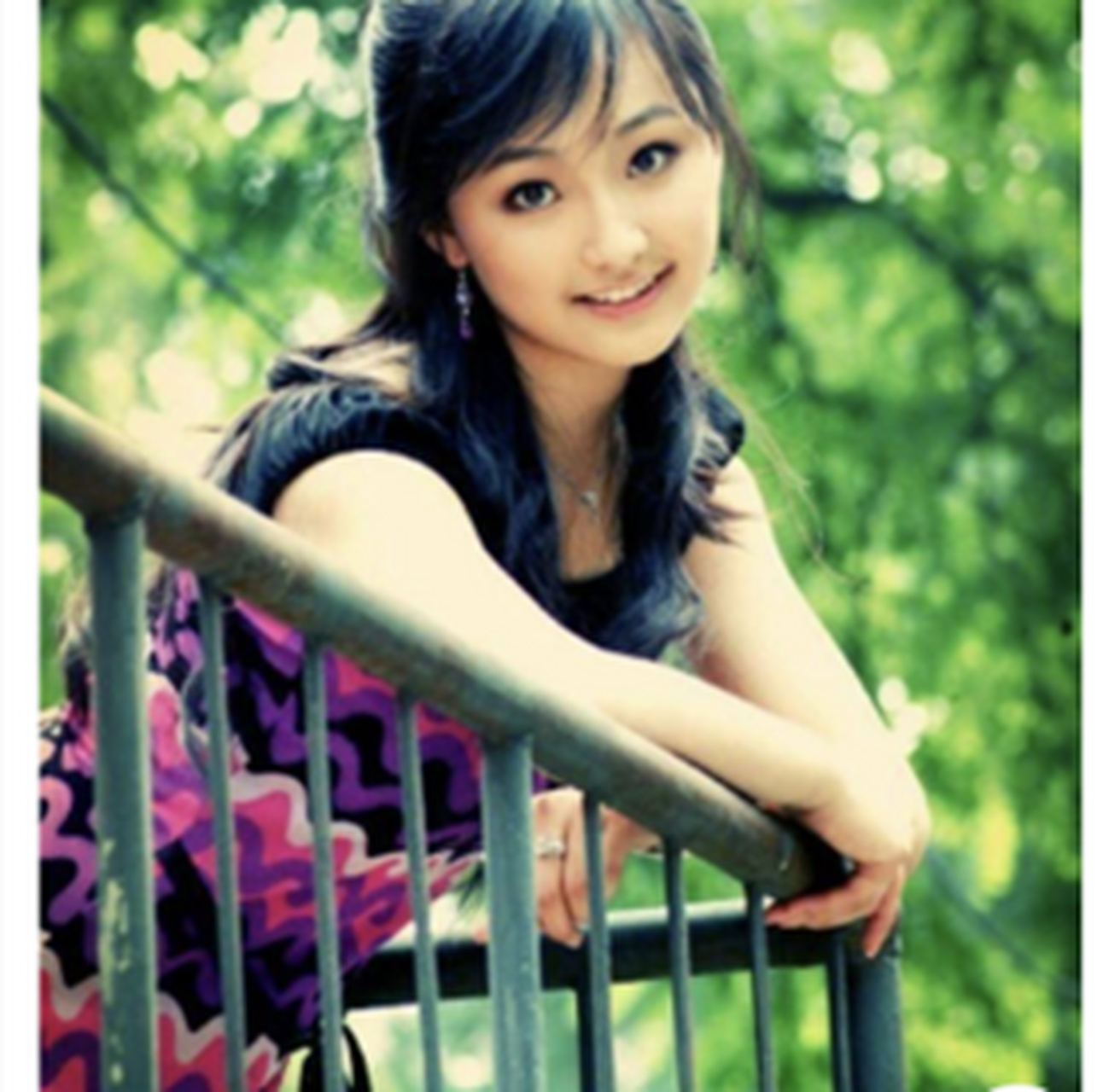 辛月的母亲看到于震后就提出了反对,她对女儿说:"你是不是疯了?