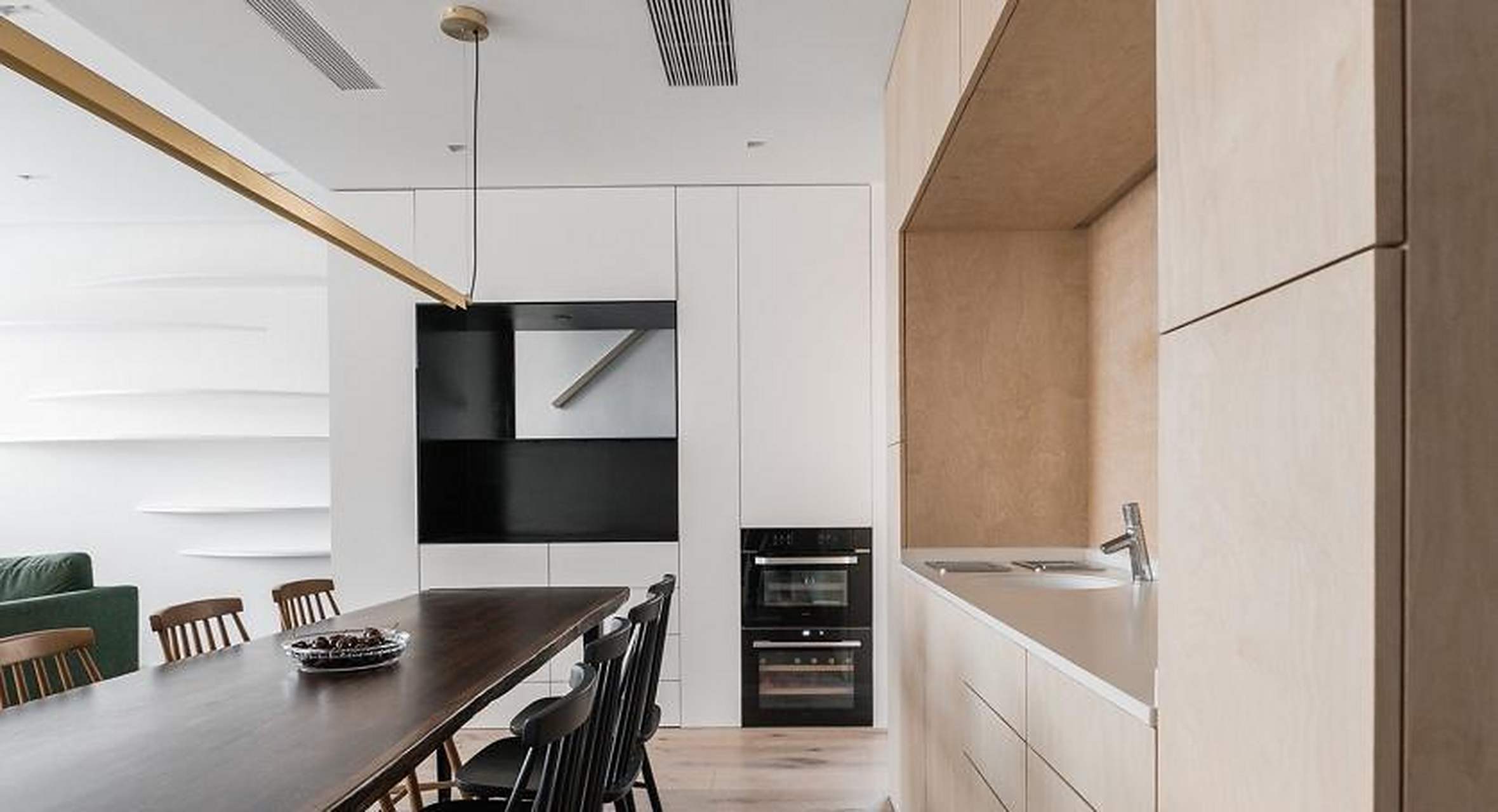 当中式厨房遇上西式厨房 如今啥设计都流行中西结合,厨房也是,中式