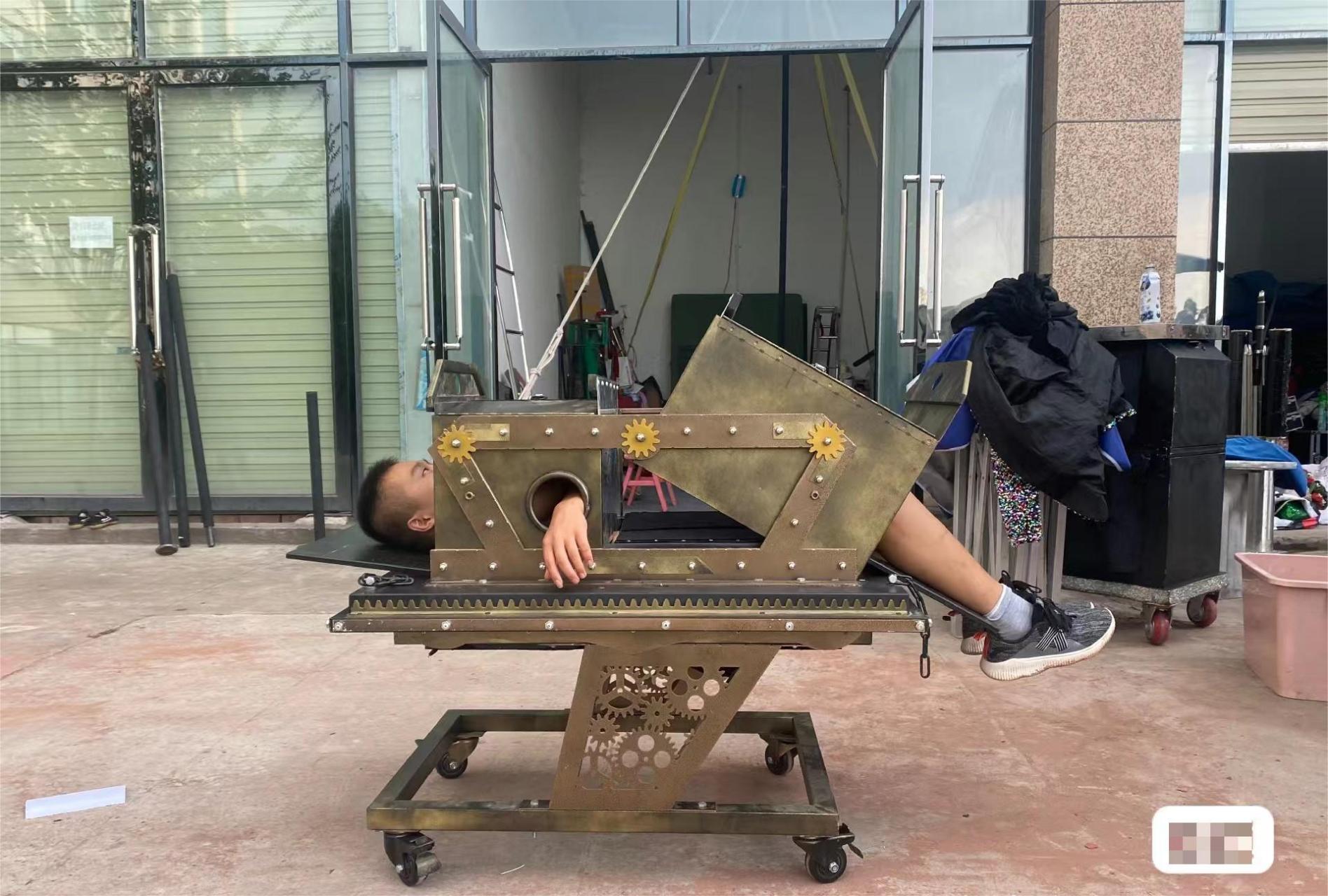 大型魔术道具!互动人体分家,可切观众,演一场换一名演员.