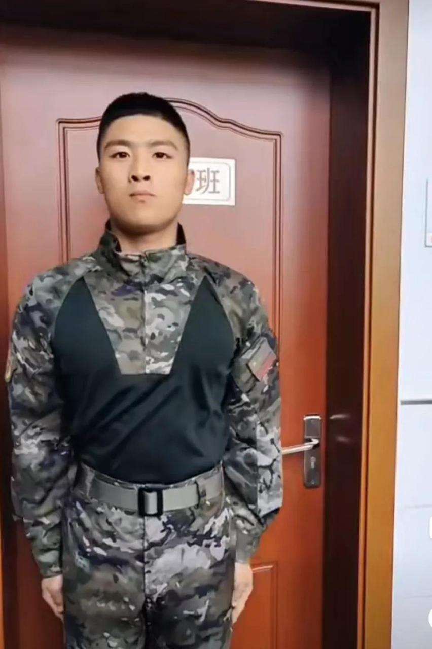 武警也开始换发新式携行具和新式蛙服