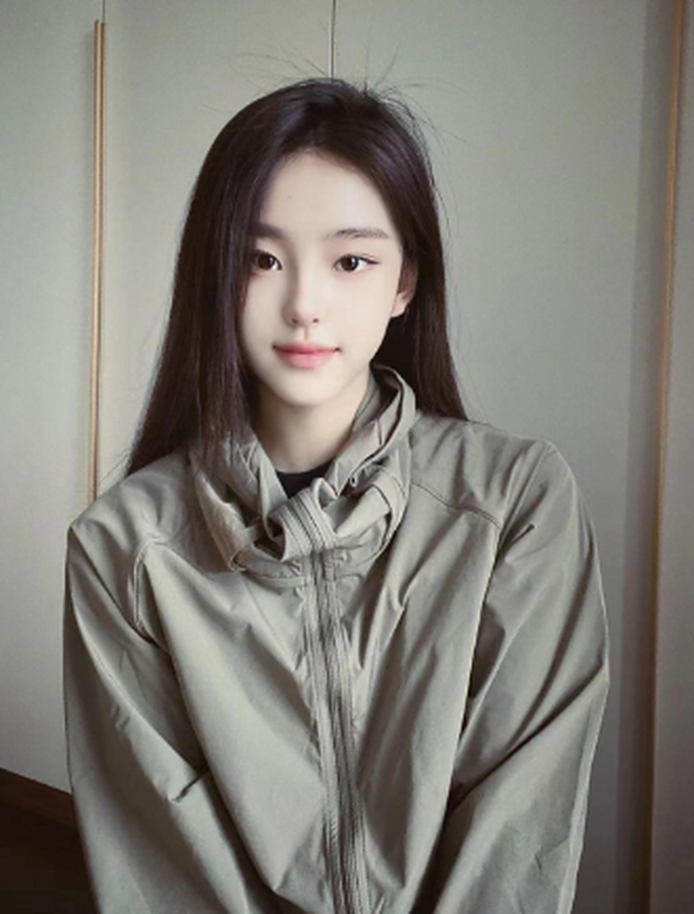 单纯的美女,很纯真的一位妹妹[偷笑]