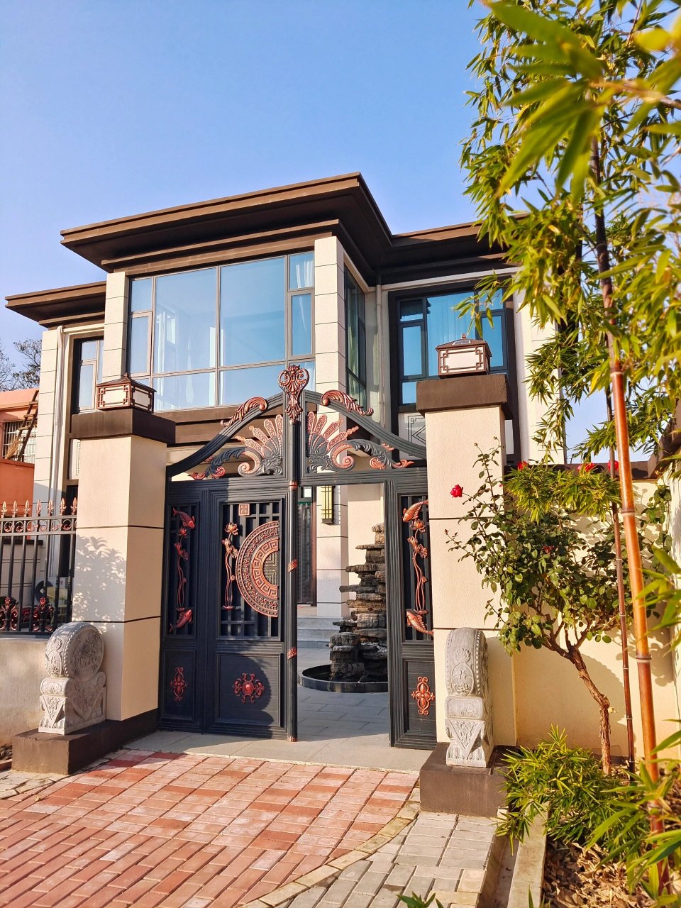 河南一屋主晒出农村300平自建房,堪称全村最豪华住宅!