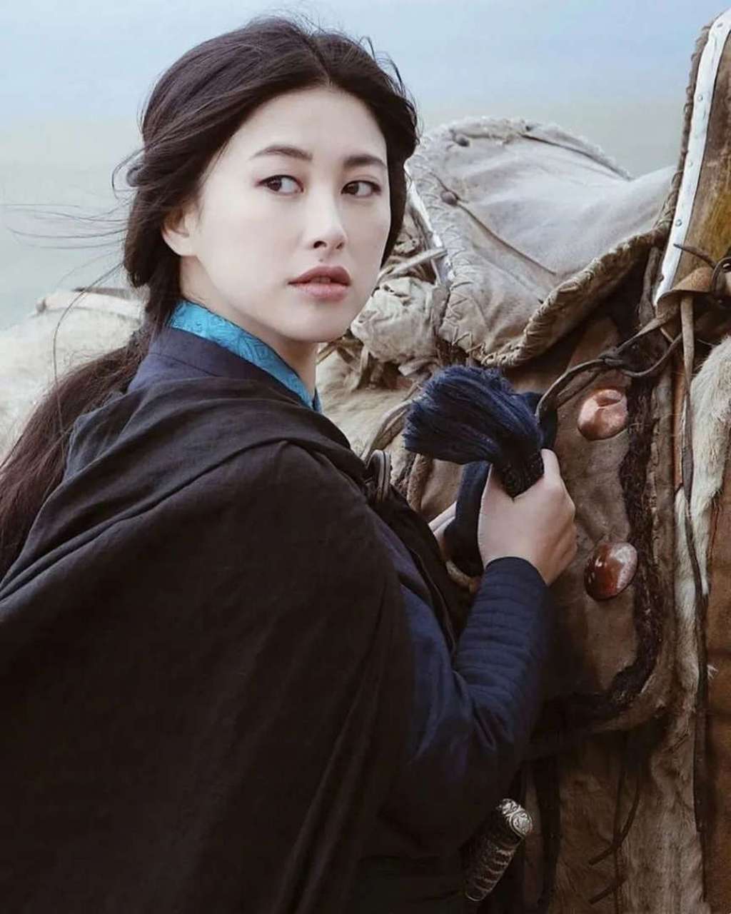 她连续上榜"全球最美面孔",比韩雪的背景强太多,真京圈公主