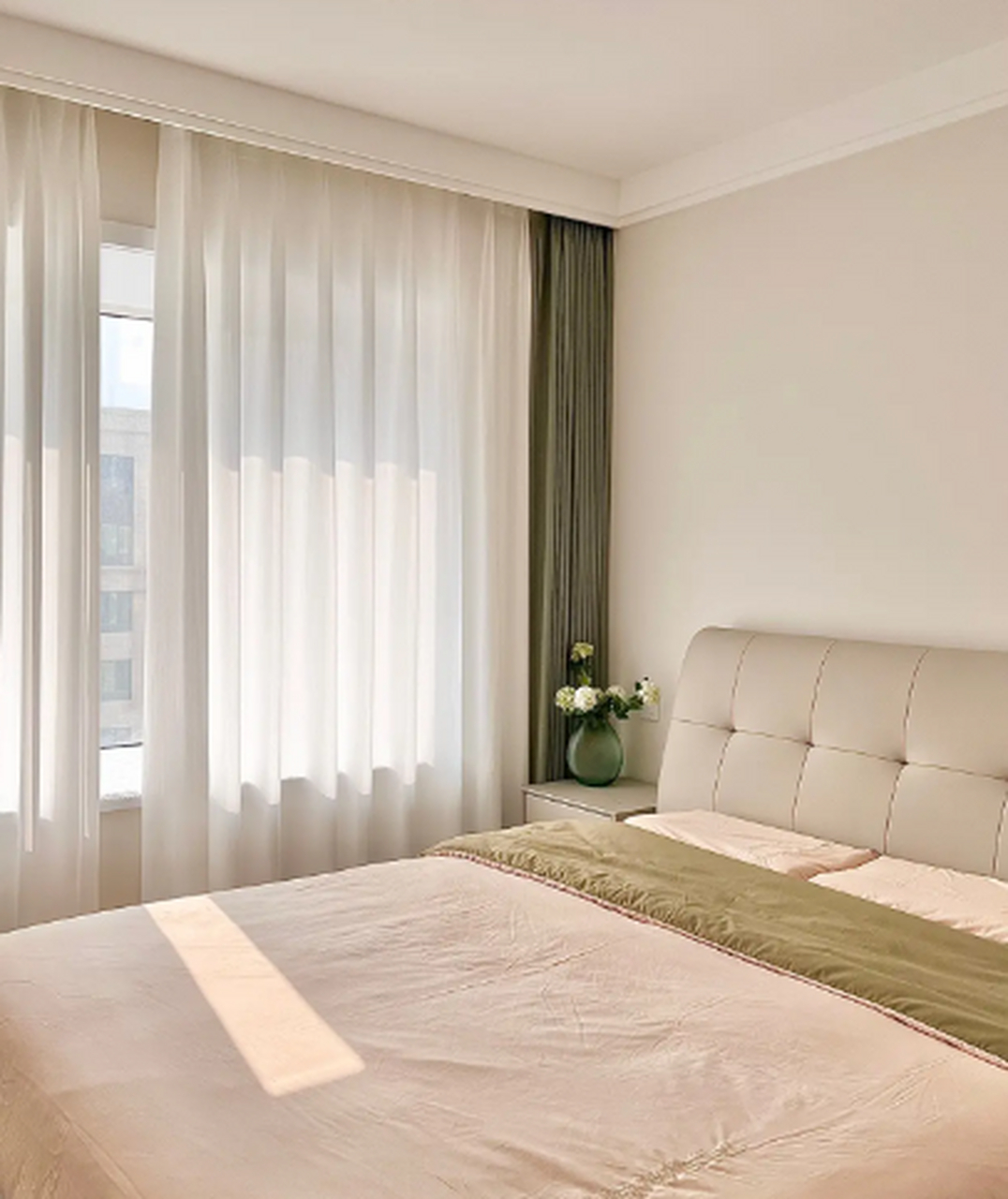 硬装家装设计;      全屋通刷的乳胶漆,客餐厅颜色是太空漫步,卧室是