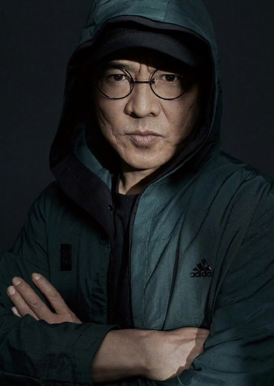 "此前,因病淡圈的李连杰曾多次被传乌龙死讯,向太随后也通过发文辟谣