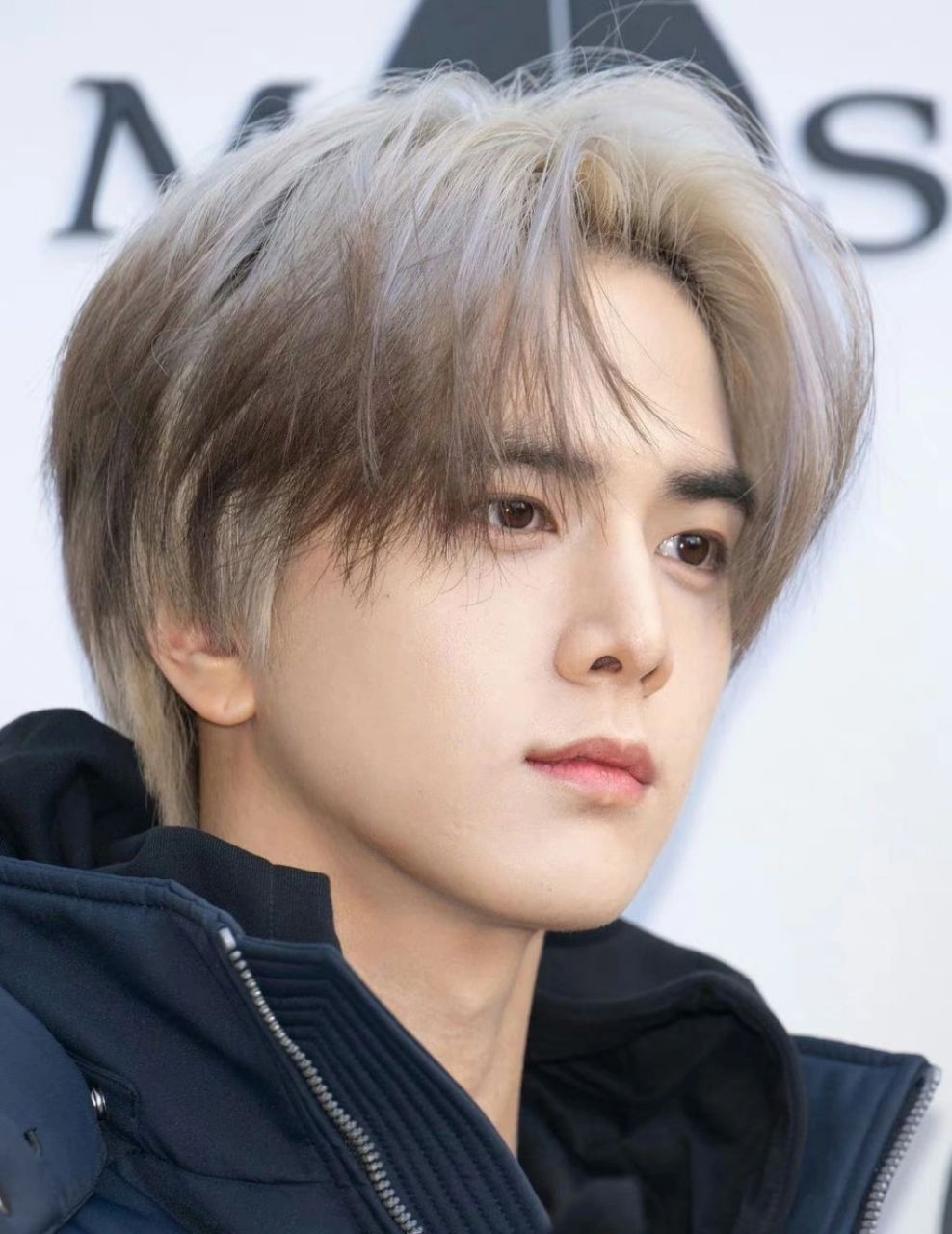 这哥可是靠车银优 吴世勋结合体出圈的 活动新闻生图耶 这甚至不是他