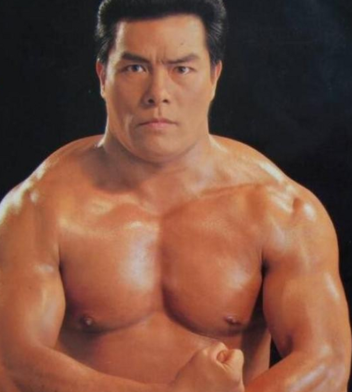 当年,身为美国海军陆战队教头的黄家达挑战李小龙,开始时十分嘚瑟.