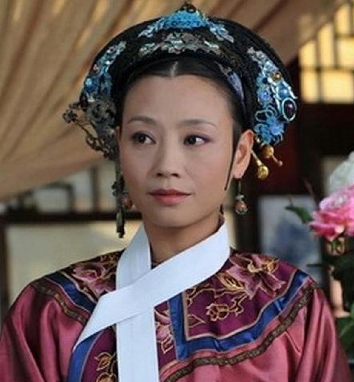 曹贵人死后,温宜公主只得再另寻人照顾,端妃便是一个绝好的选择.