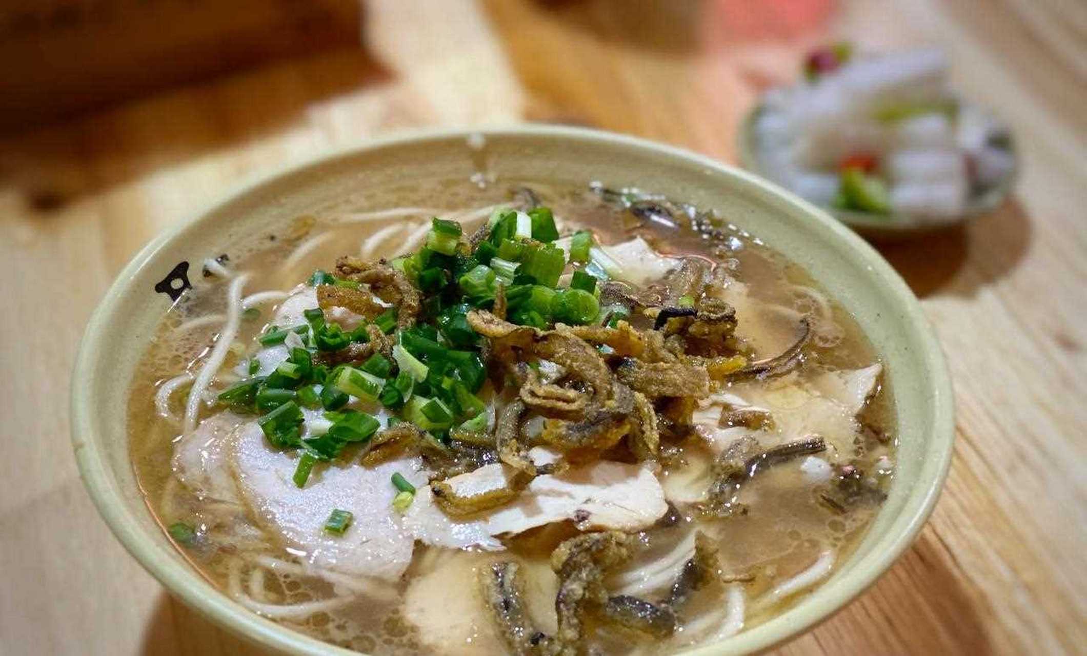 点了大连面与圆子,但荆州人鄙视沙市人,"我们不吃早堂面,我们吃kuǎi