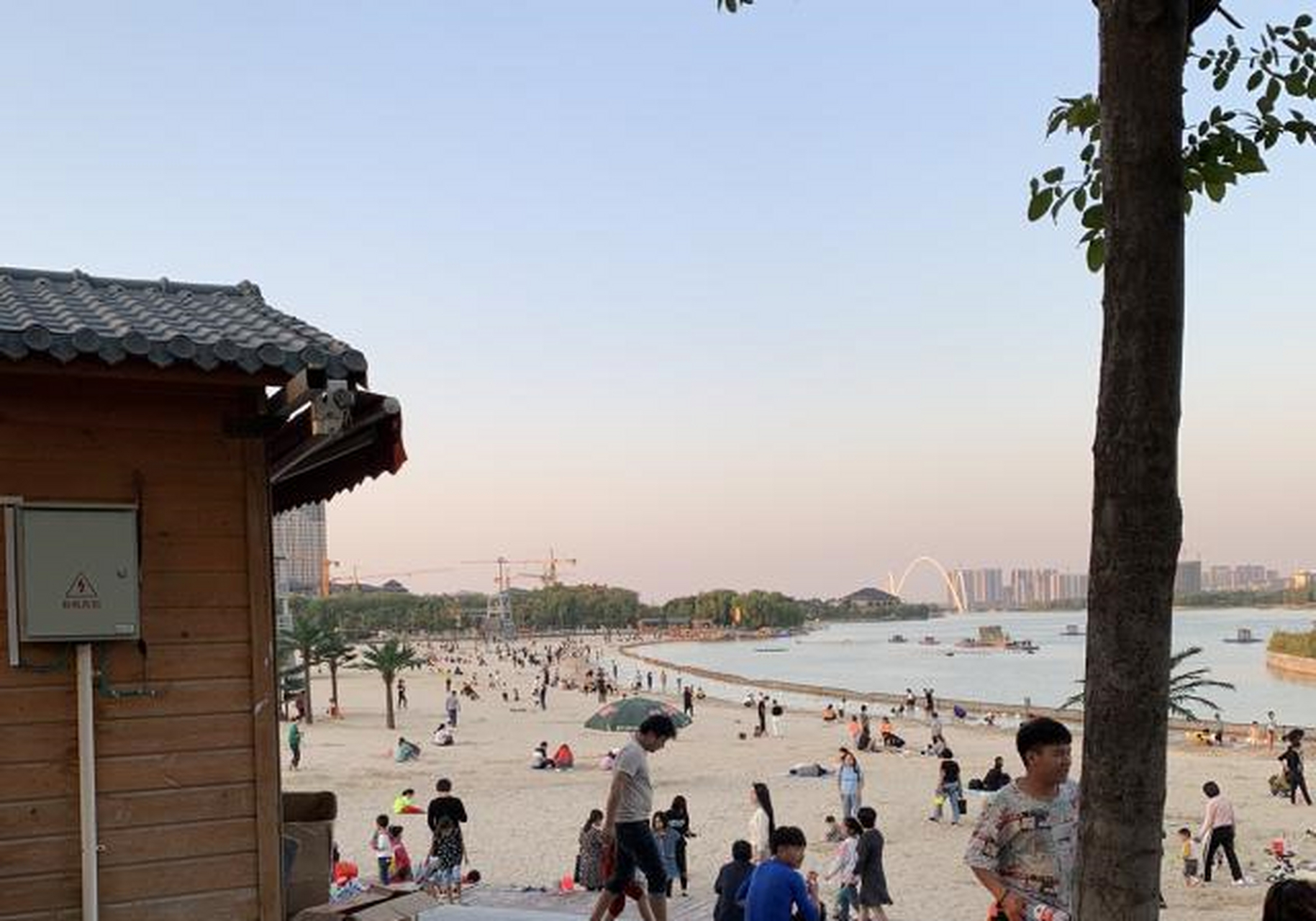 开封汴西湖银沙滩,周末家人休闲运动娱乐新去处[饮酒醉]