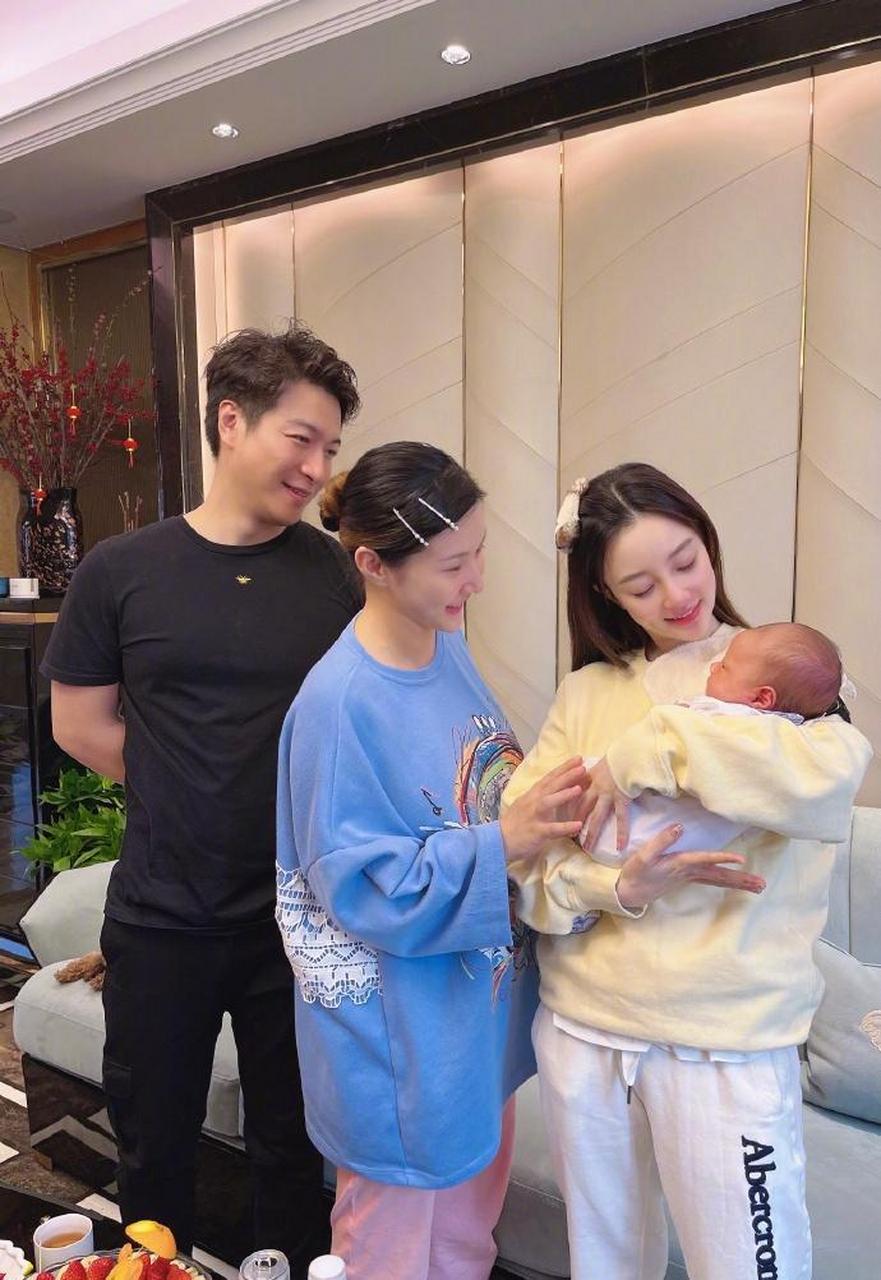 百家号星火计划# 李小璐晒自己去马智宇家看宝宝照片,好友朱娜莎出