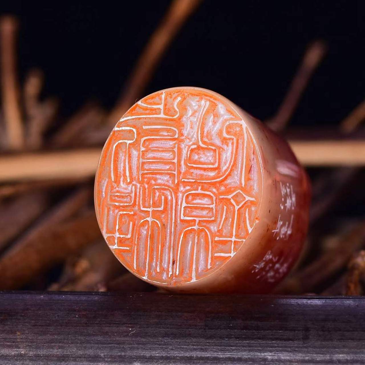 牧心印社理事古玉炜老师椭圆形孤品闲章 青山意不尽,还向月中看#篆刻