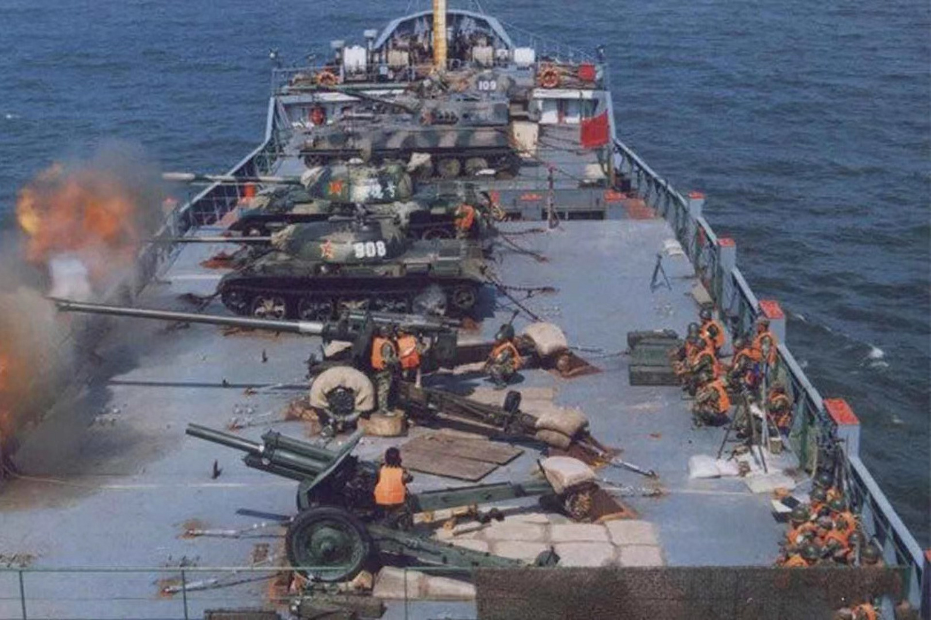 这20多年人民海军的进步很大.