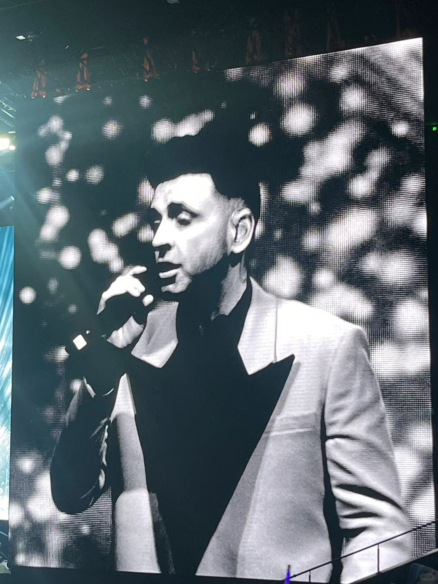 是谁演唱会上的椅子还要自己搬 是westlife