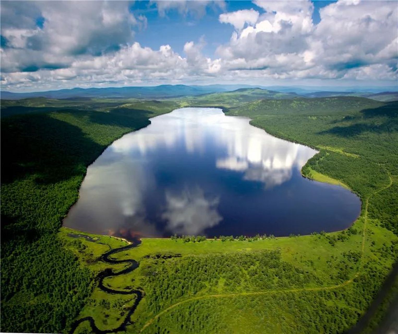 东北最大的湖图片