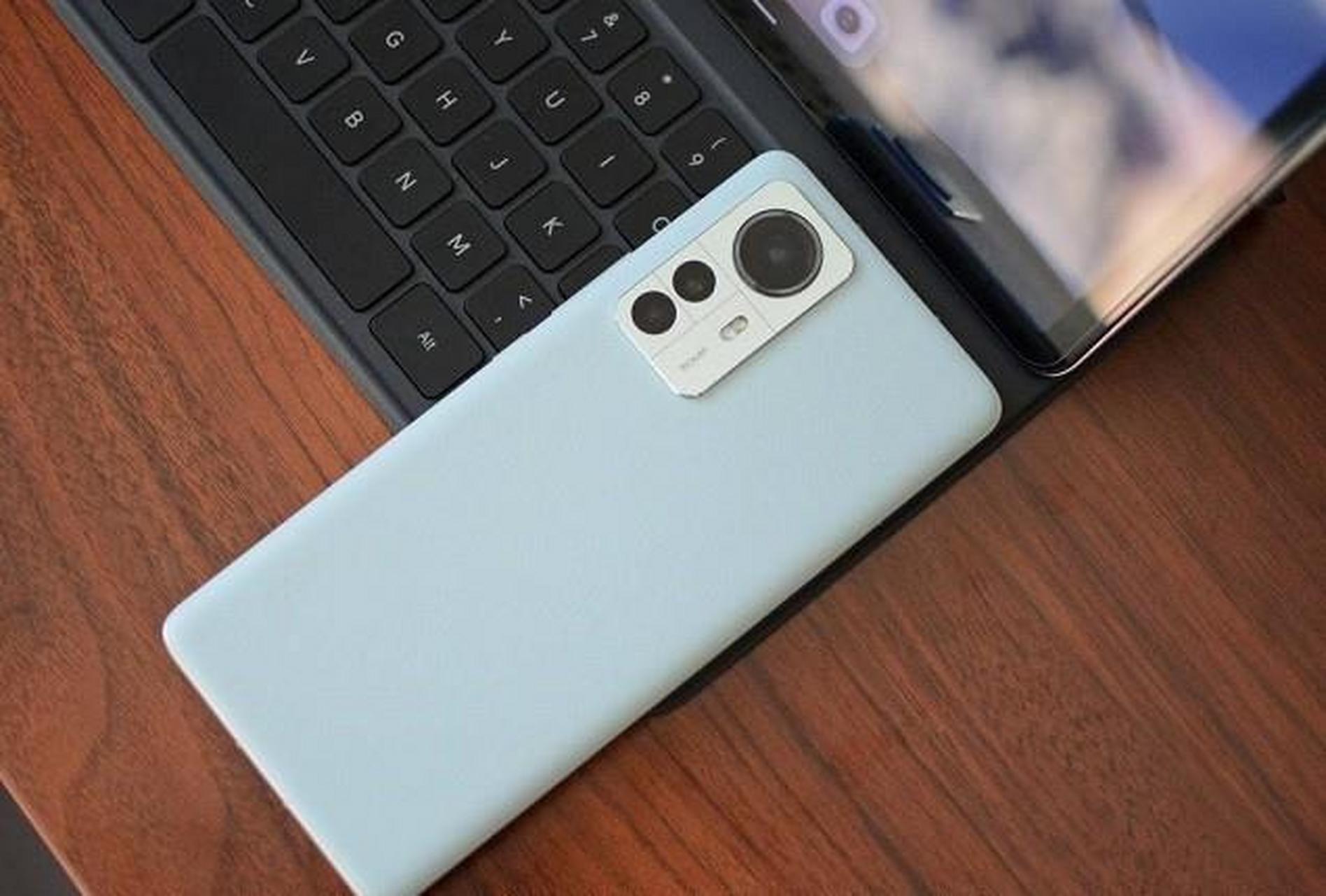 小米12spro发布的时,12gb 256gb高配版的定价为5399元,目前在小米官方