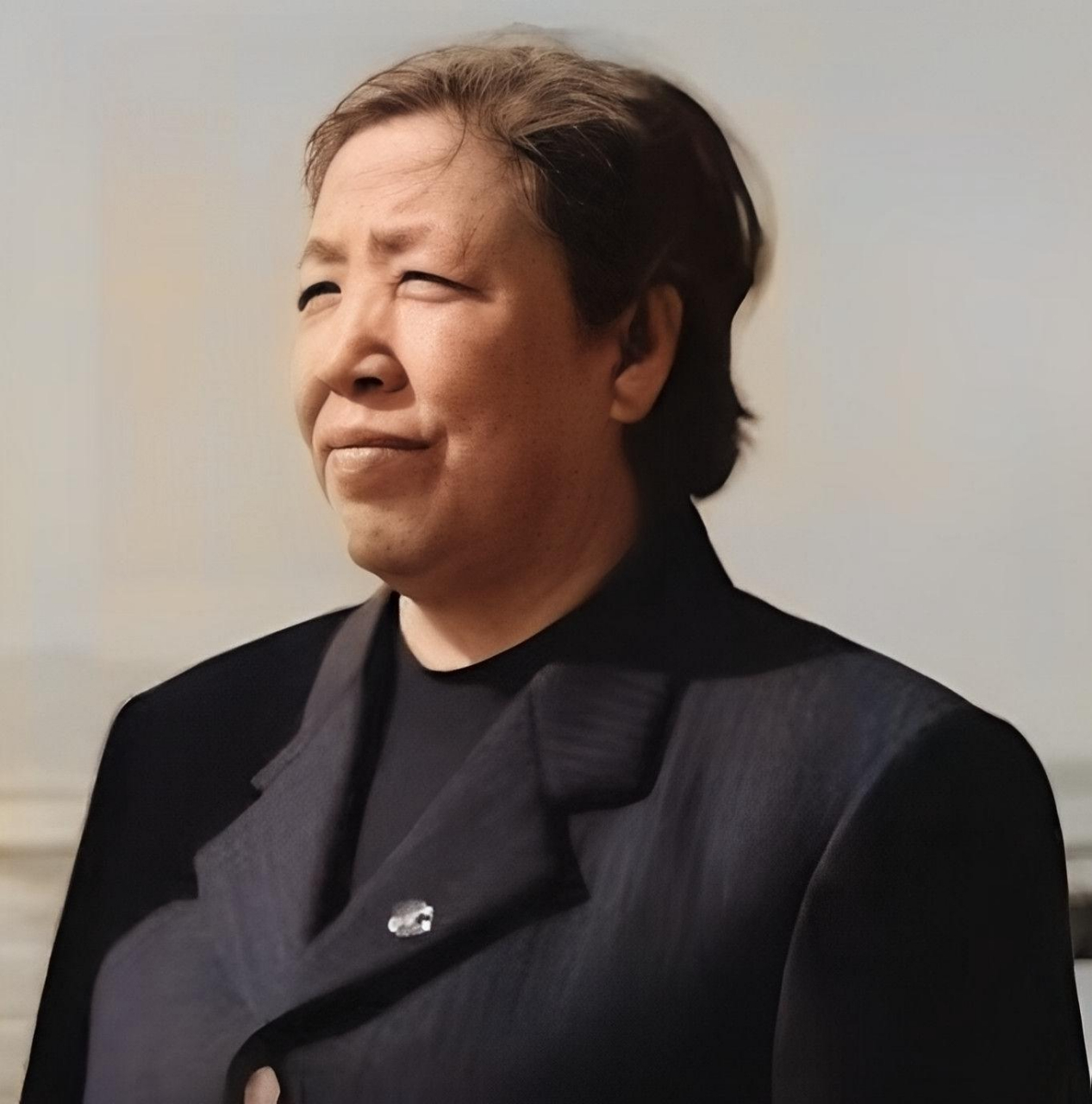 她把所有的精力都投入到家庭中,抚养孩子,做一个好妻子.