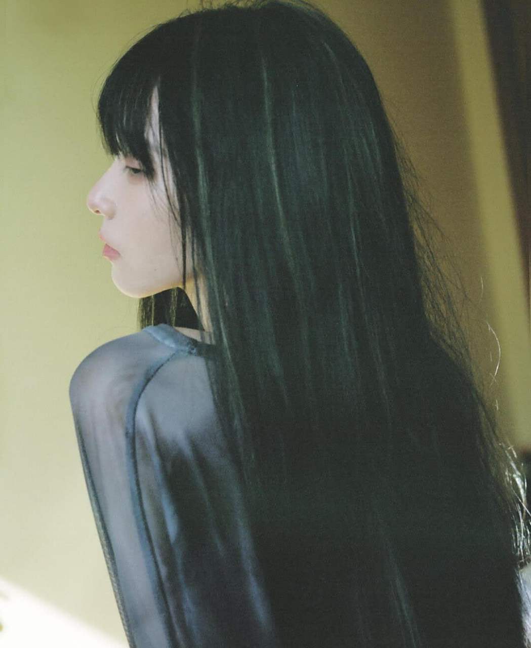 黑长直小姐姐纯欲系写真,纯真有性感魅惑,简直不要太撩人