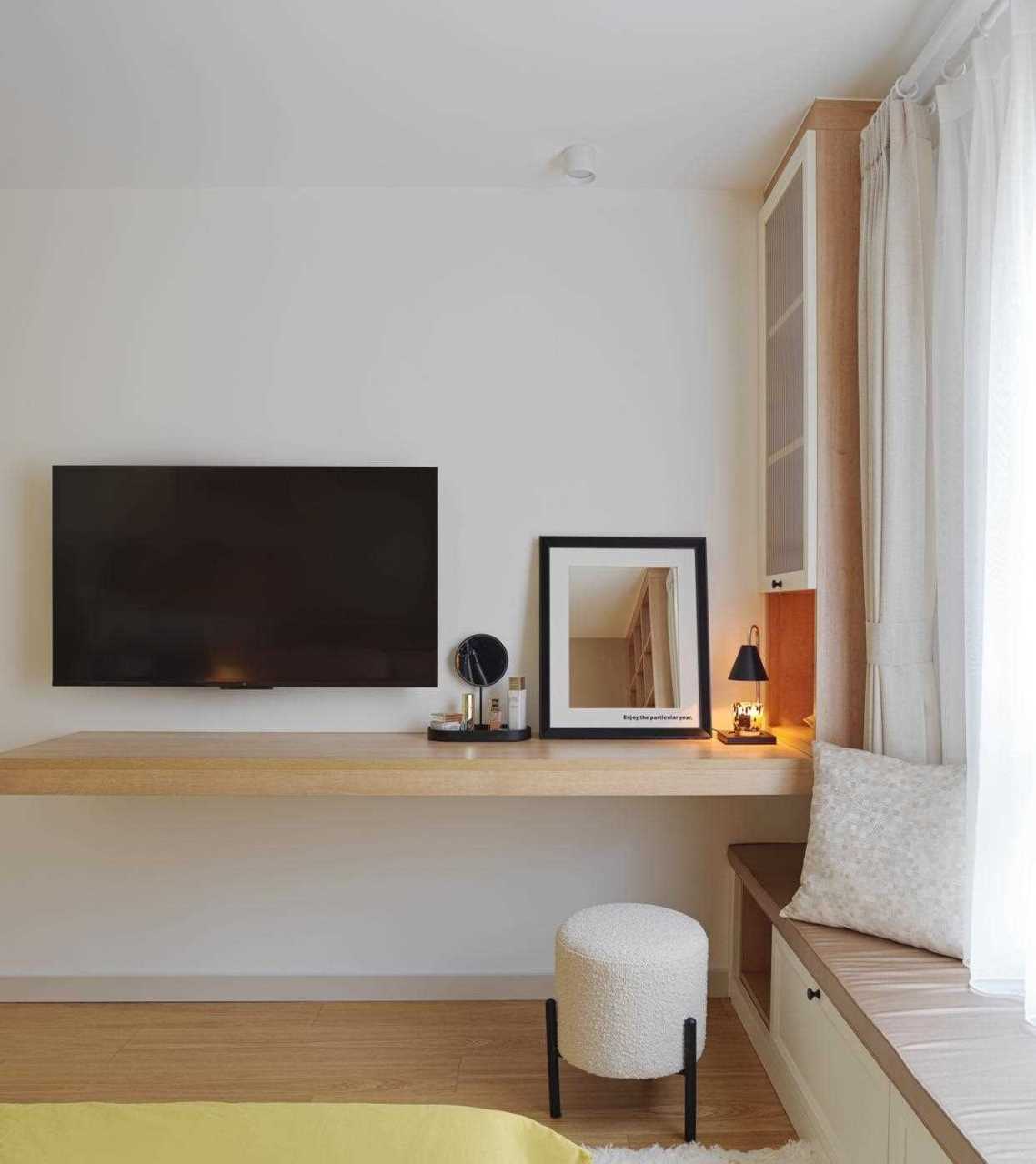 上第moma丨卧室[三哈] [啊] 原木 白构成卧室舒缓恬静的底色,床头背景