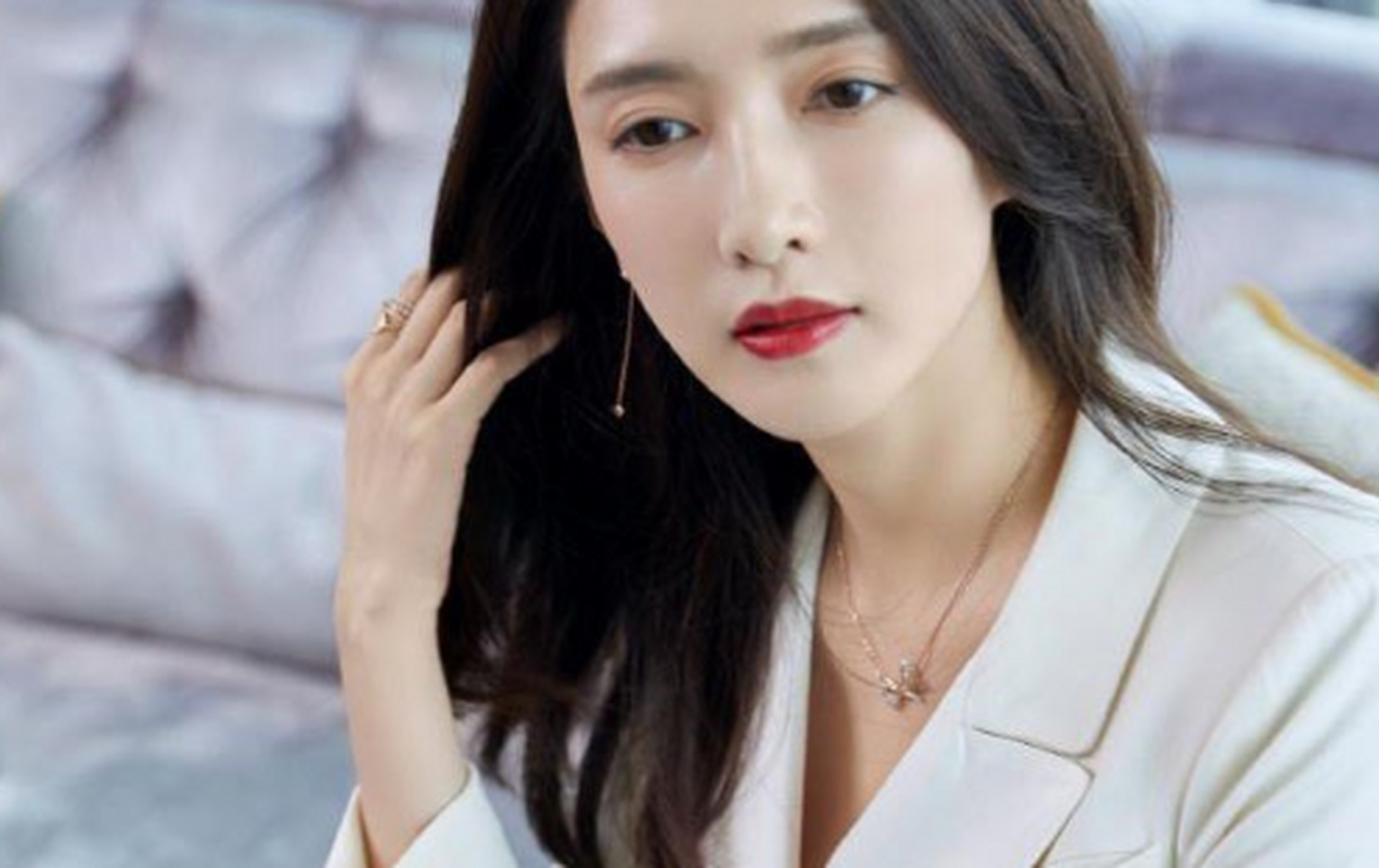 网上又有了很多关于江疏影的黑料爆出,尤其是游轮事件,事情过去那么久