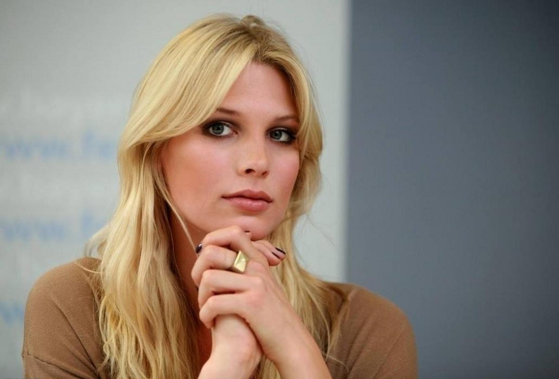 运动女神是怎样炼成的# 因为已经相恋三年半的前任女友达妮埃拉"红杏