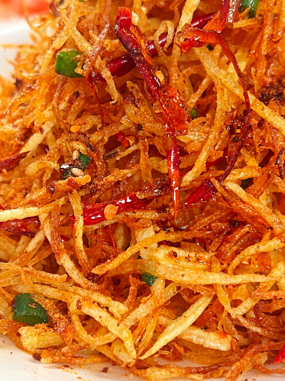 年夜饭小吃系列香辣土豆丝 今天分享一道年夜饭的人气小吃香辣土豆丝