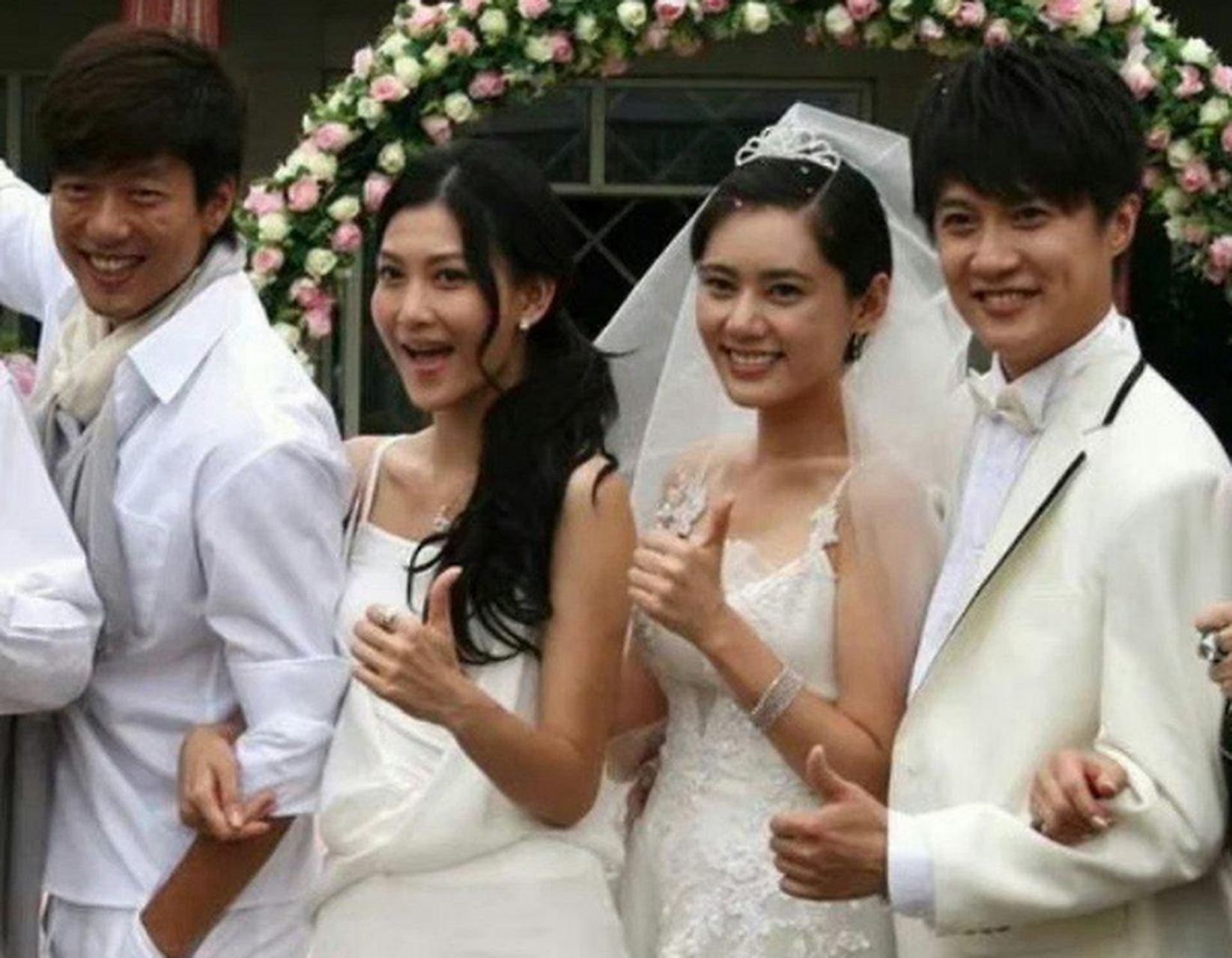 秋瓷炫和李彩桦同框了,脑海里瞬间有《回家的诱惑》画面.